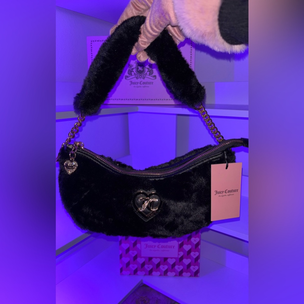 🖤Juicy Couture Black Faux Fur Shoulder Bag with Gold Chain✨🖤